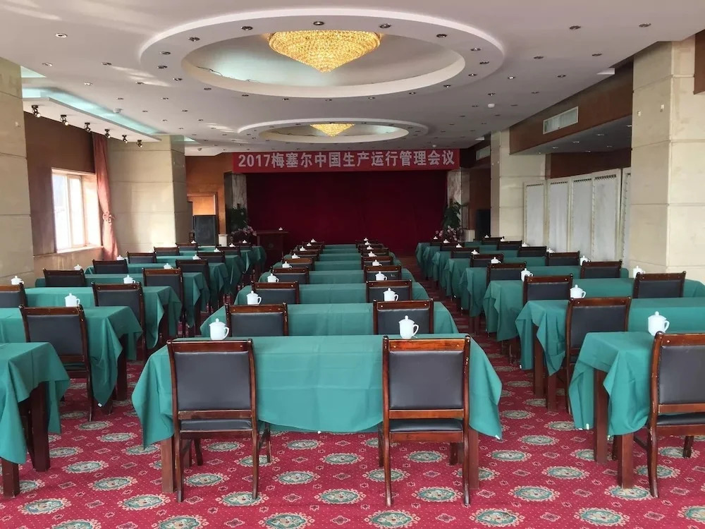Qingdao Donghai Hotel