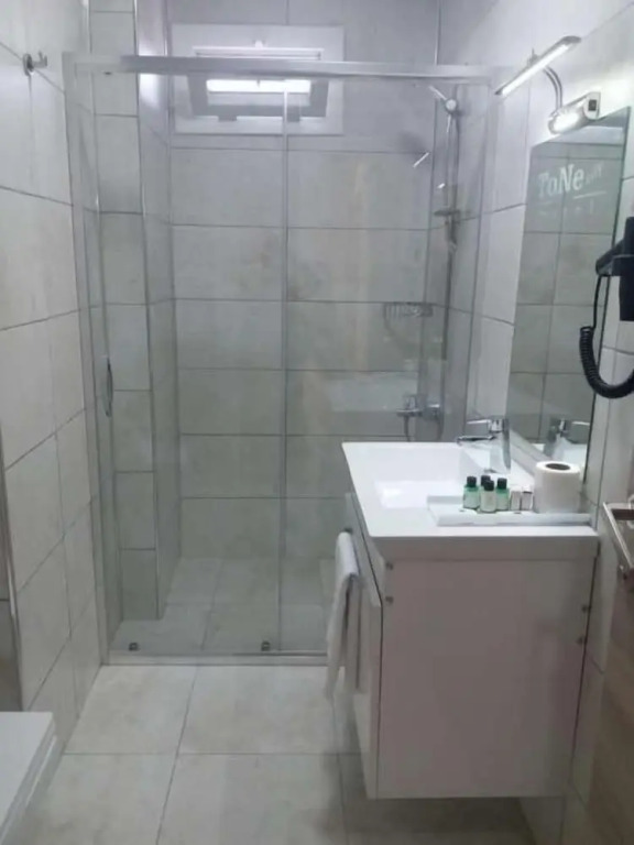 Tone Otel