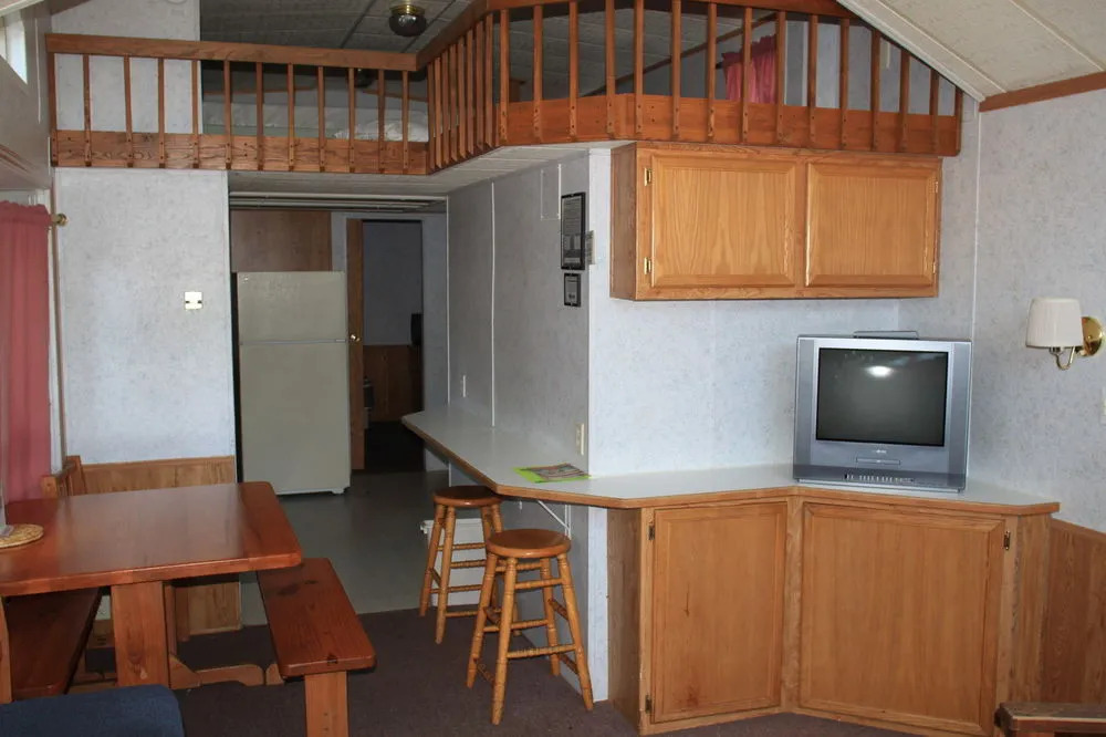 Circle M RV & Camping Resort - Caravan Park