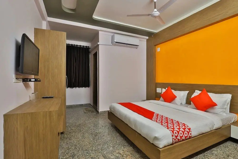 Hotel Ab Apple By OYO Rooms