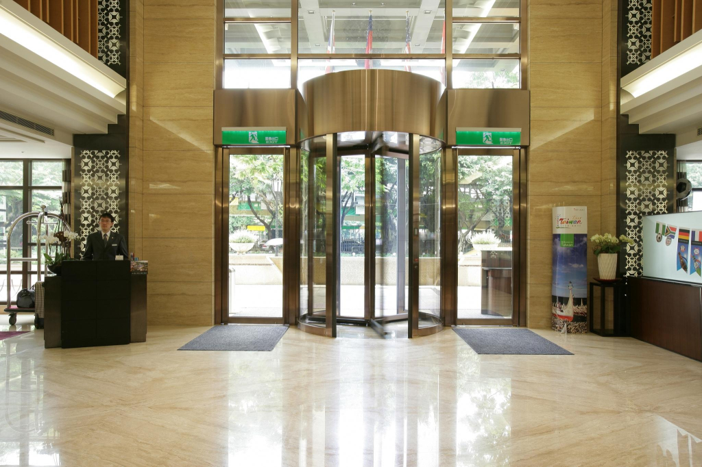 Fullon Hotel Taipei, Central