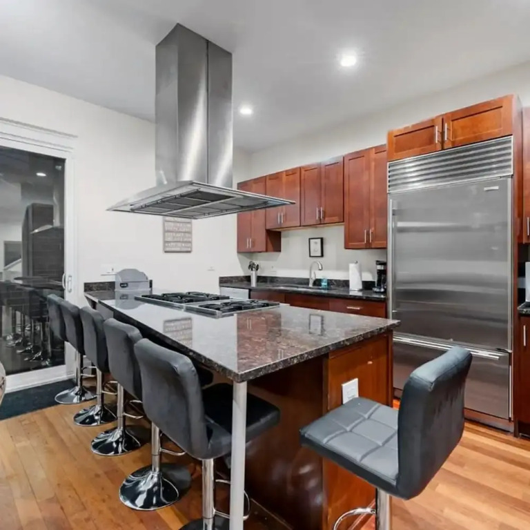 Luxurious 8 Bed Retreat State of the Art Theater