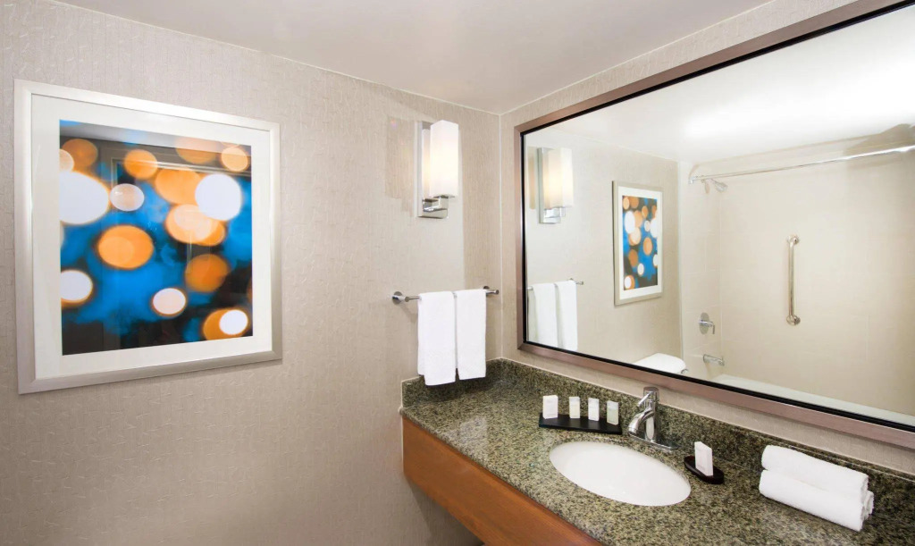 Embassy Suites by Hilton Cincinnati Northeast - Blue Ash