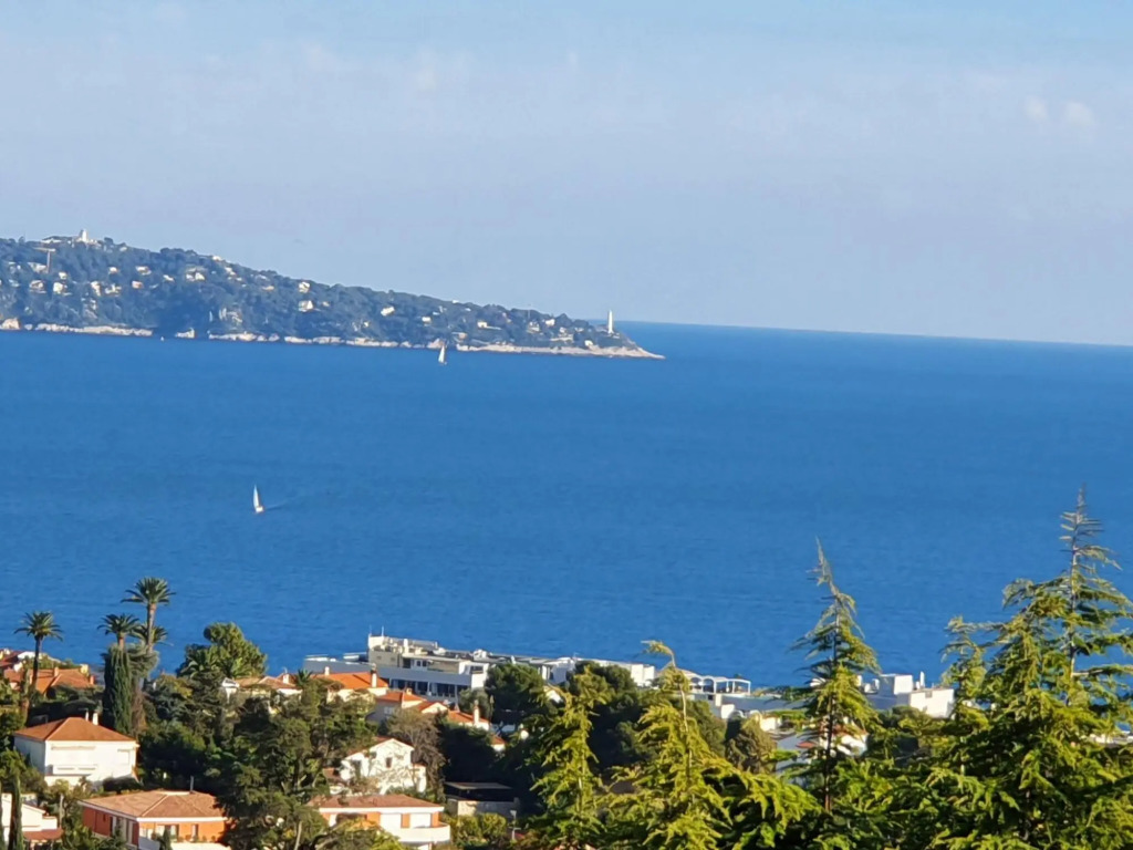 Classy Apartment in Nice with pool and private parking place