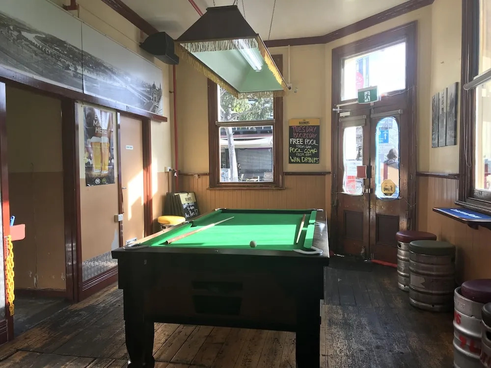 Market Tavern - Hostel and Bar
