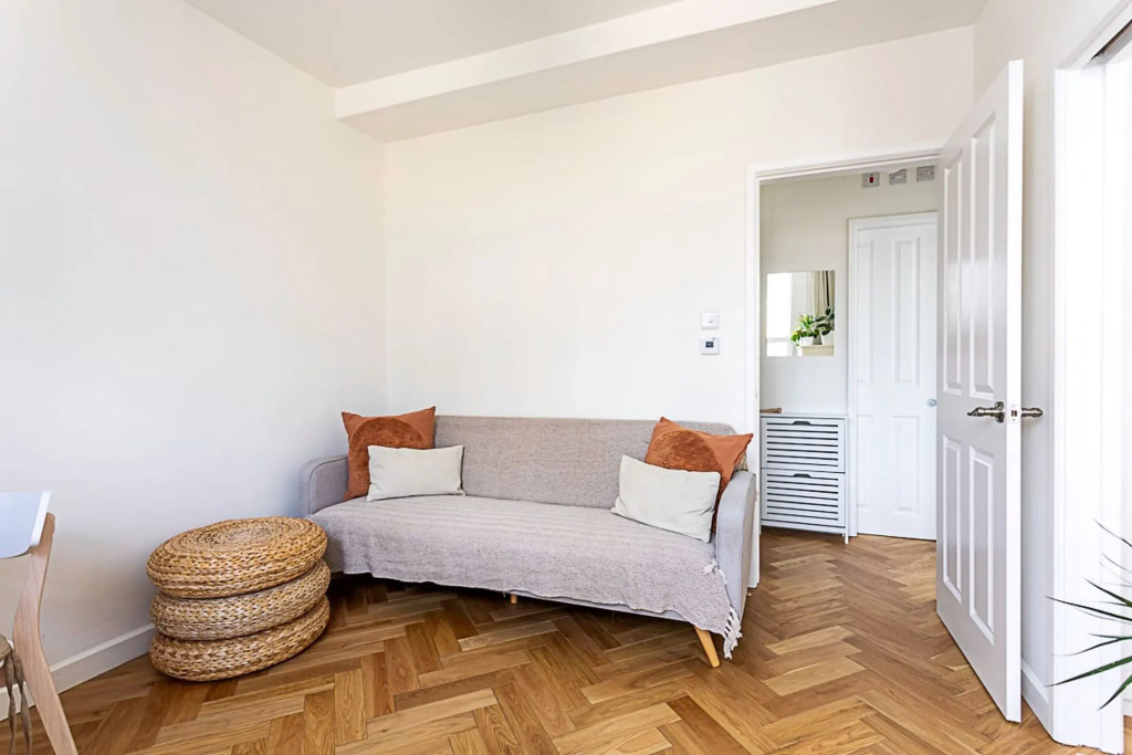 London Bridge Cosy Chic: Your Perfect 1-bed London Retreat