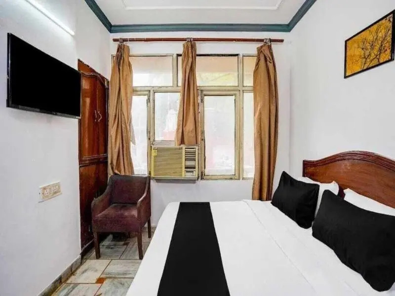 Roomshala 121 Hotel Classic