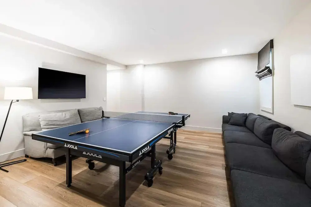 Joels Lane by Rove 5BR w Heated Pool, Sauna, Gym