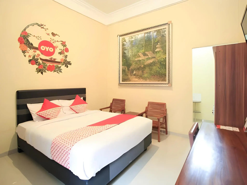Hotel O Surabaya near Pelangi Park formerly D'best Kutisari