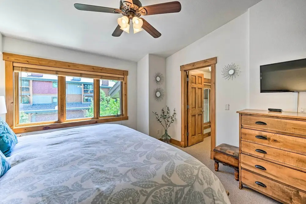 Gorgeous Steamboat Townhome: Shuttle to Ski Resort