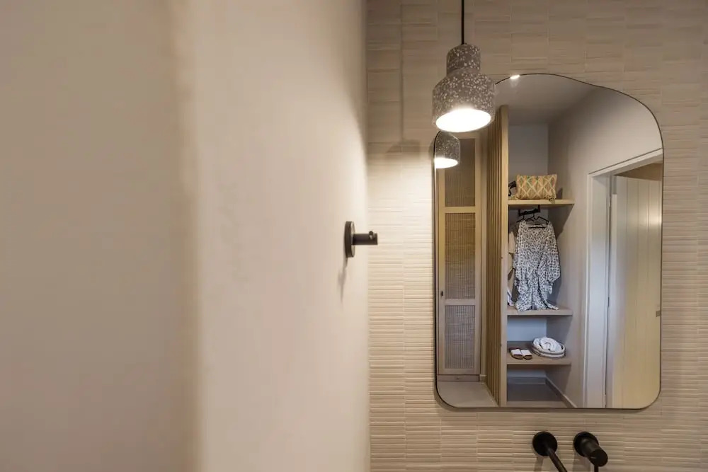 Topos Suites