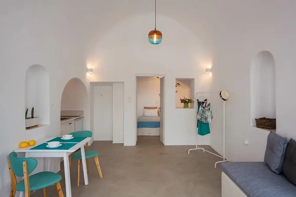 DOMEstic Cave House in Finikia Oia Santorini