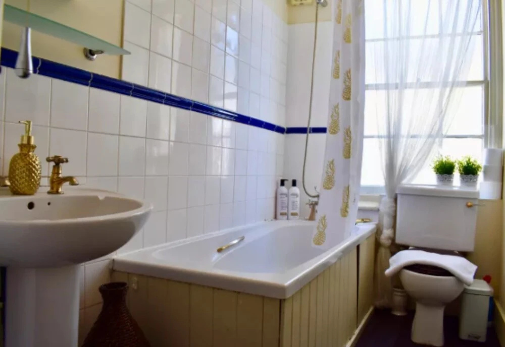 2 Bedroom Central Maisonette Apartment
