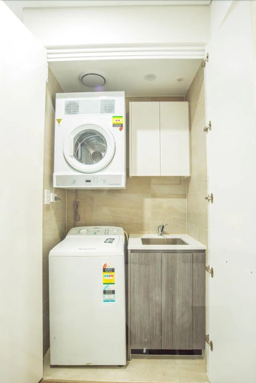 Cozy Studio Near Eastvilliage Shopping Center