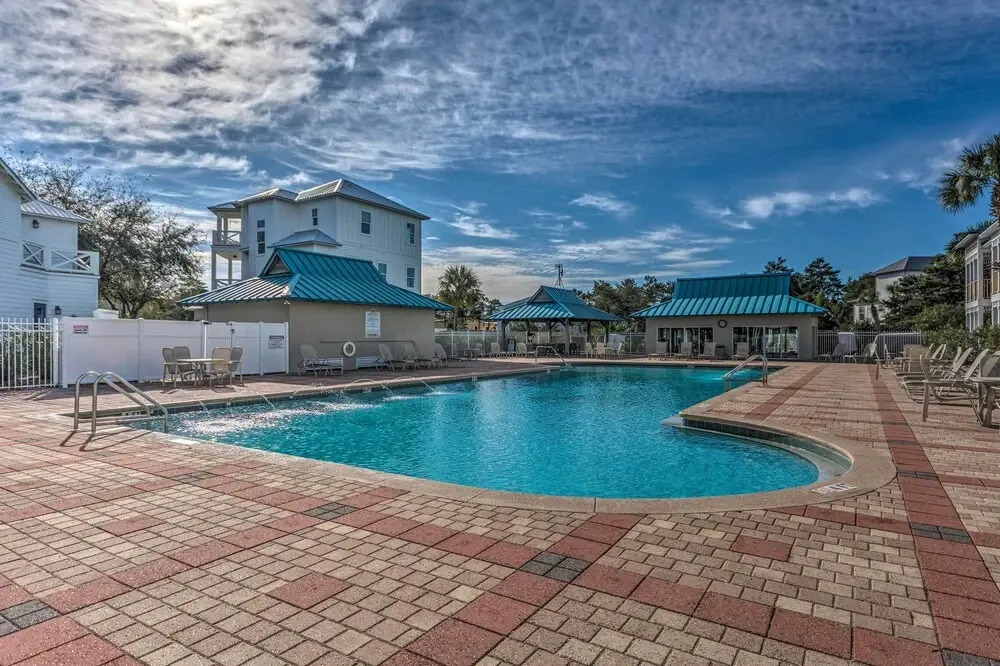 Santa Rosa Beach Condo w/ Patio < 1 Mi to Beach!
