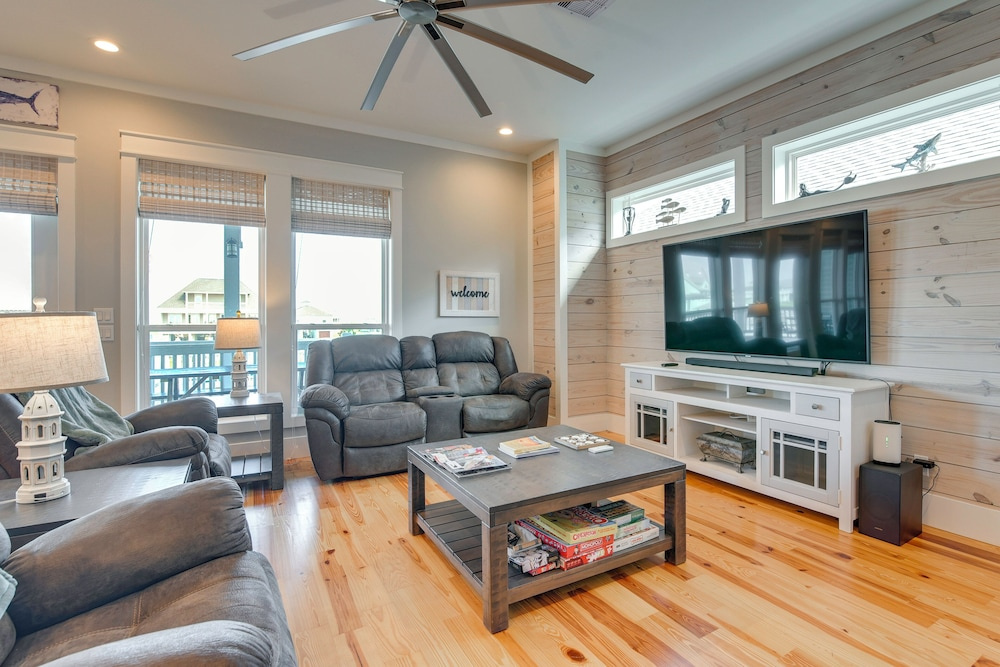Walk to Beach! Bayfront Port Bolivar Home w/ Dock