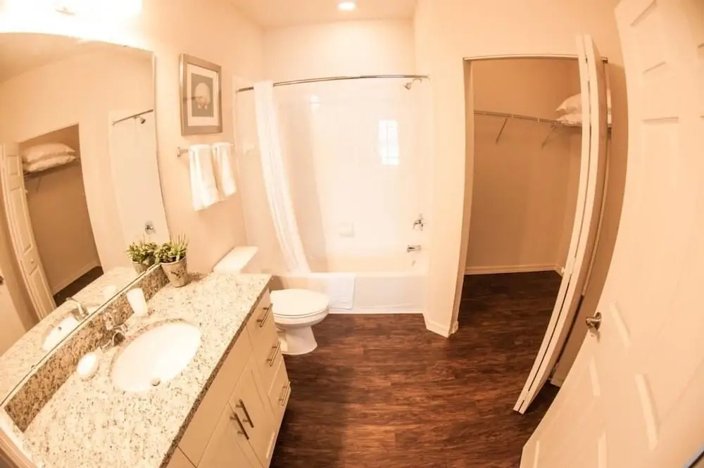 Modern Lucaya 4 Bedrooms 3 Baths Townhome