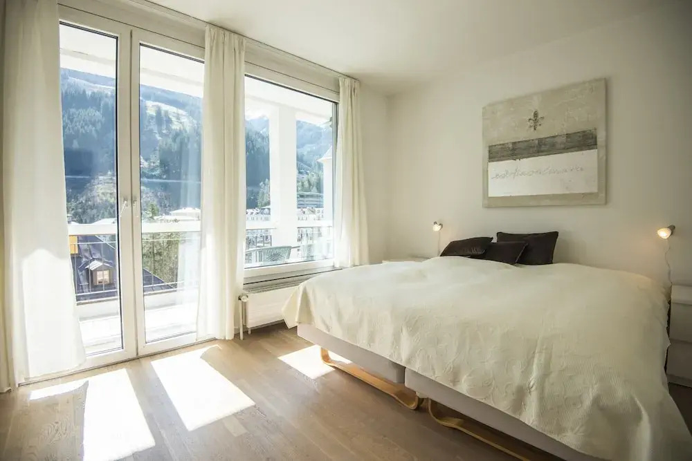 Spacious Apartment With Mountain View