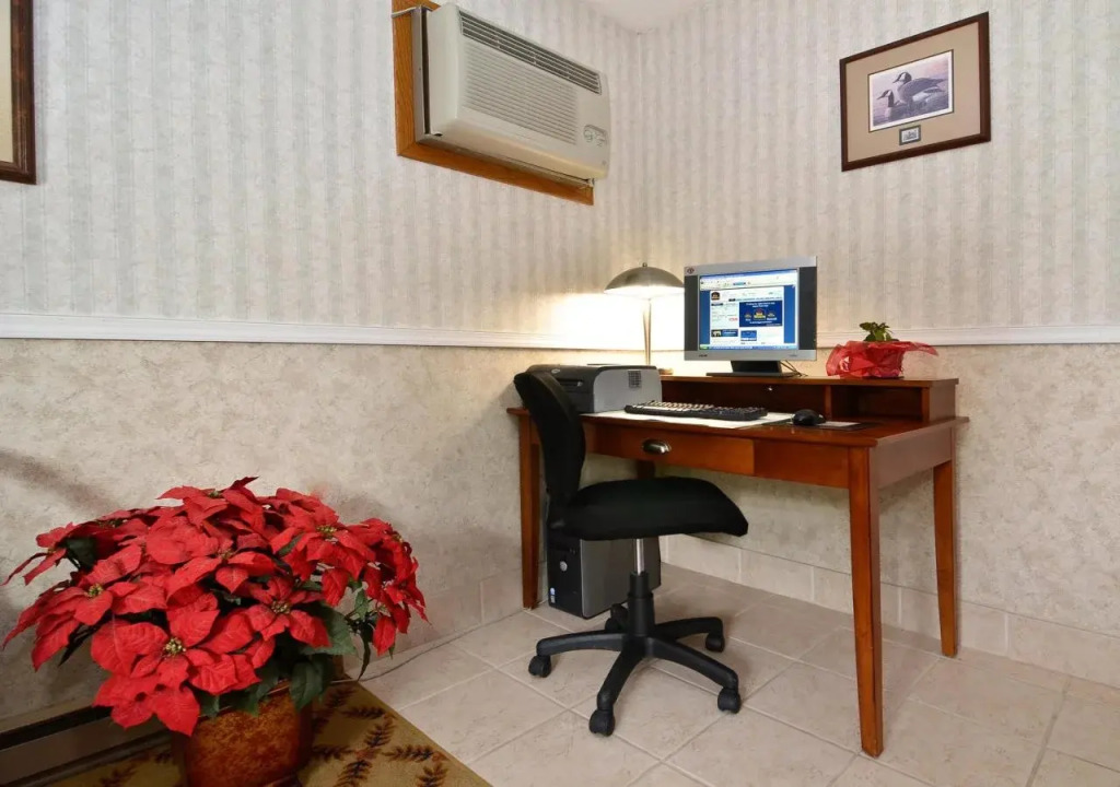 UBar Inn & Suites