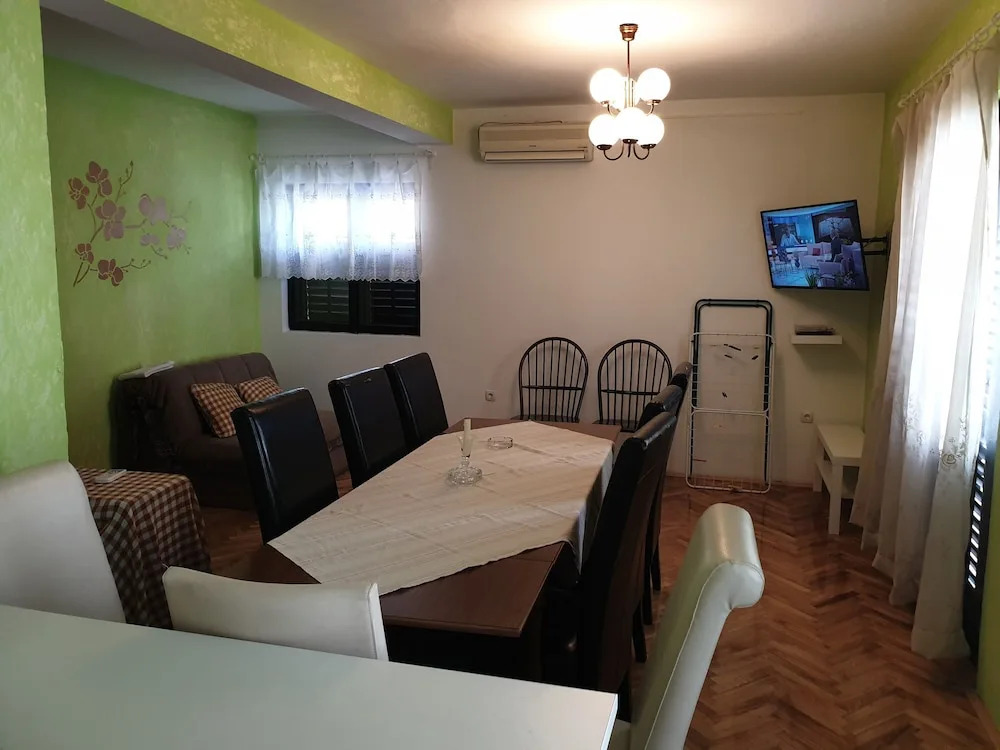 Apartment and Room Marica