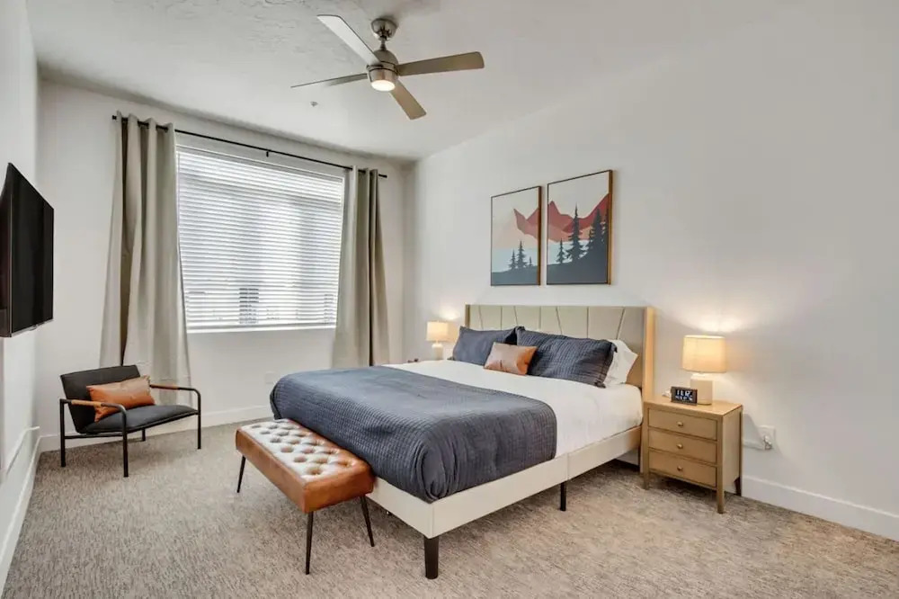Family Friendly - 4th Story w Elevator - King Beds