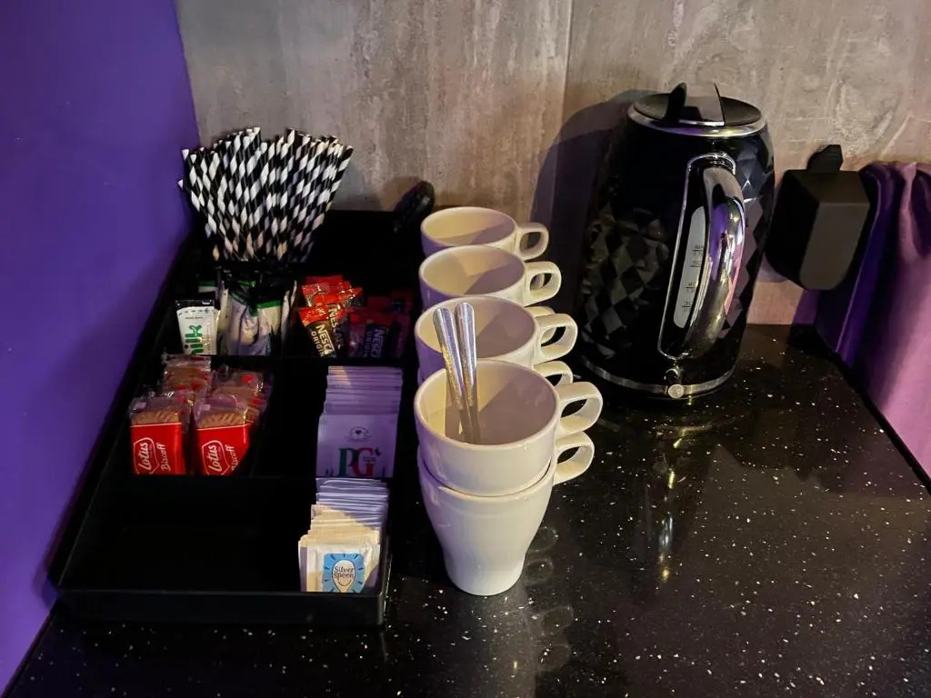 Hotel 105