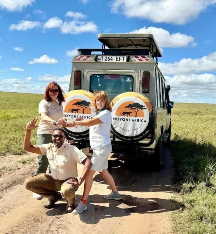 Moyoni Africa Lodge & Tours