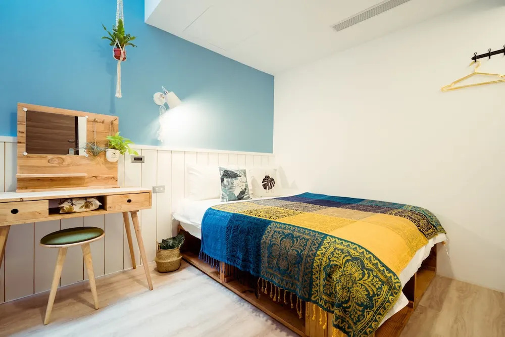A Room Time
