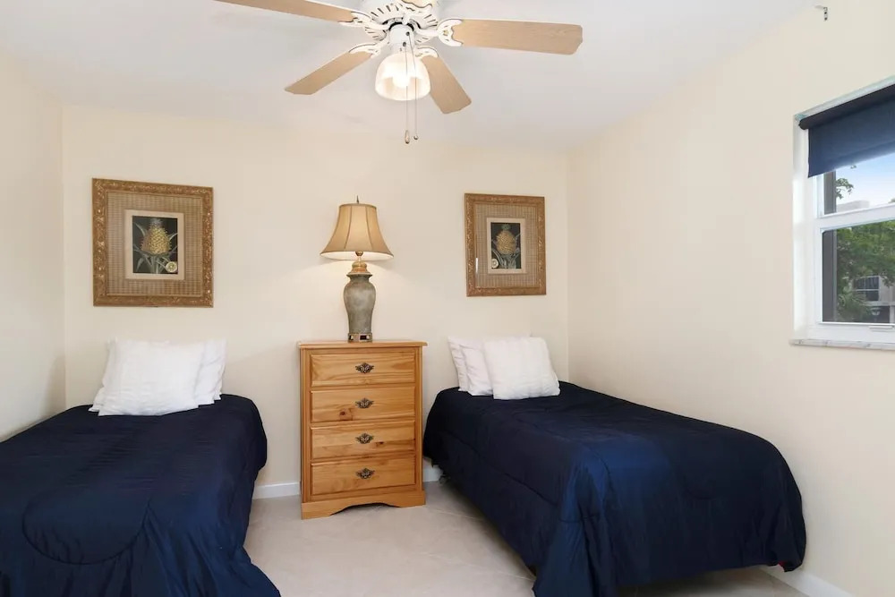 Olde Naples Condo #811