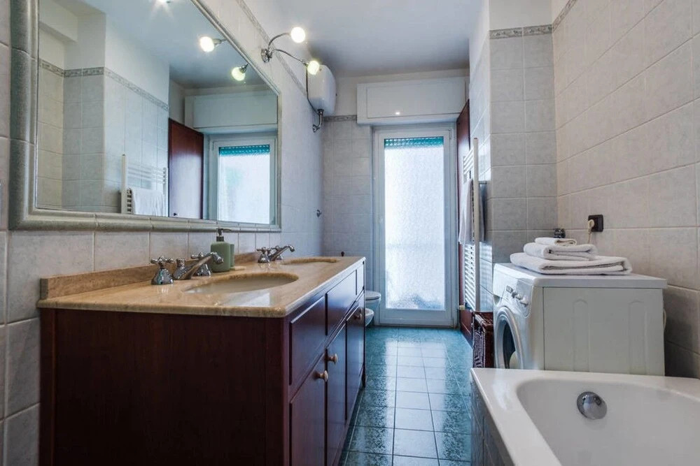 Large Bright Flat 15 Mins From Castel Sant'angelo