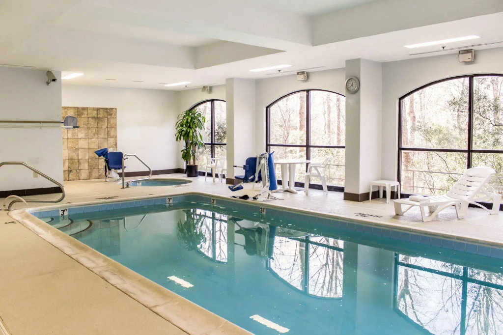 Comfort Suites Regency Park