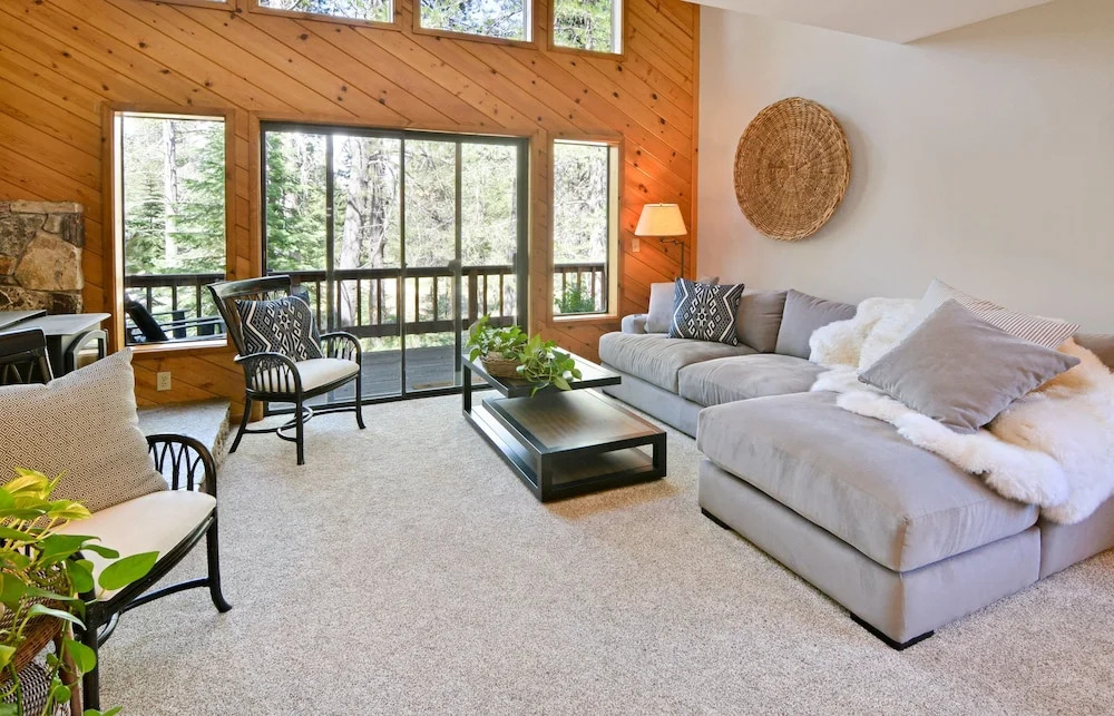 11443 Northwoods Blvd House Unit B - 2 Br home by RedAwning