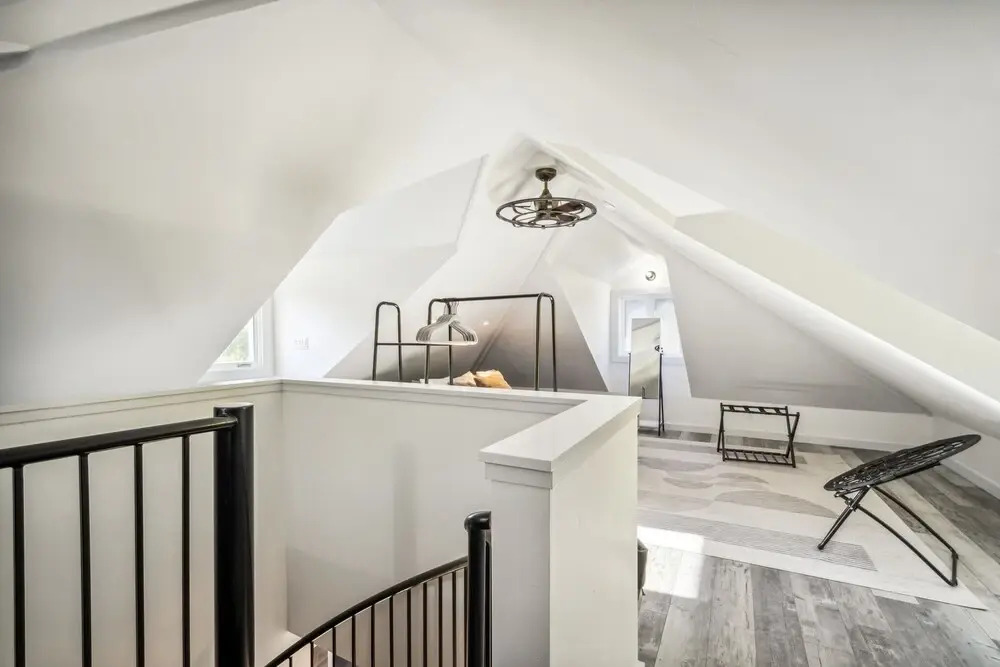 Pet’s FREE! Modern luxury steps from Russian River by Redawning