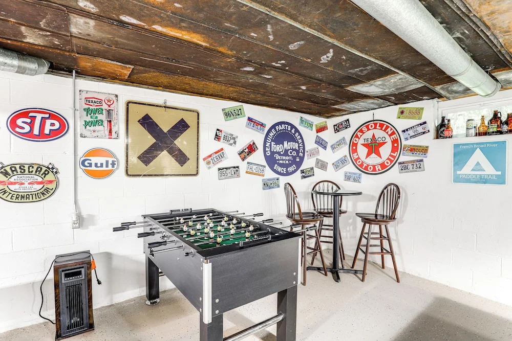 Fire Pit & Game Room: Family Home in Marshall