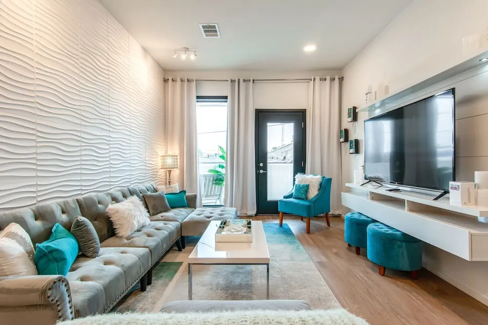 Illume New Green Community Heated Pool Deck 1 Bedroom Condo
