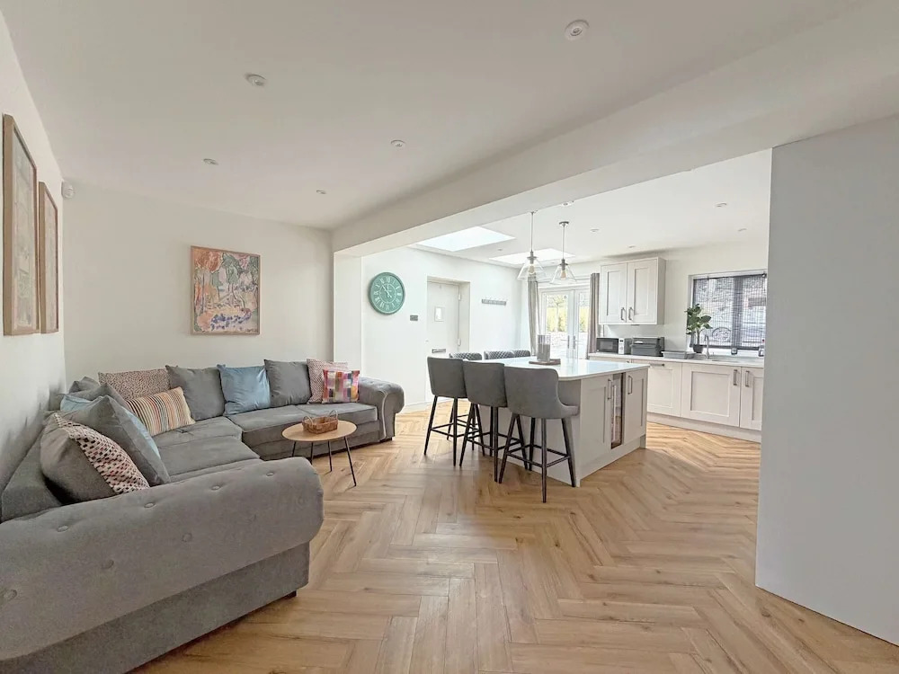 The Green - Stylish Home Sleeps 6 With Parking