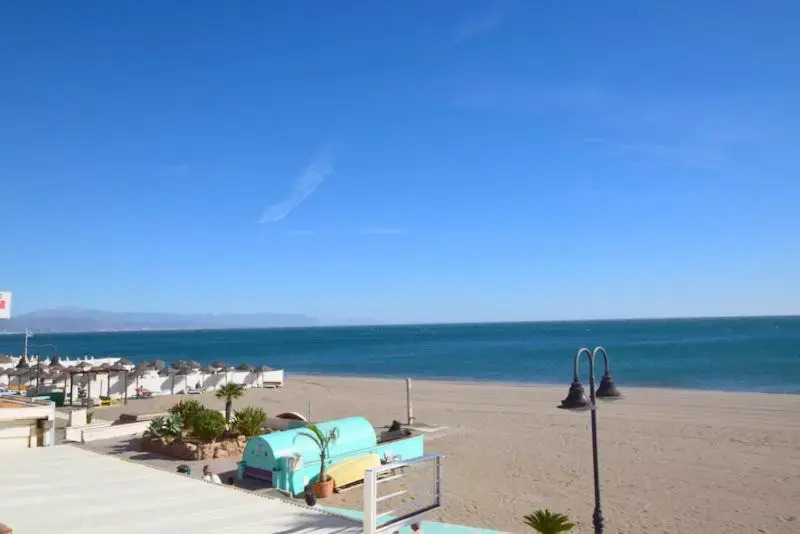 CARIHUELA 1ª LÍNEA DE PLAYA