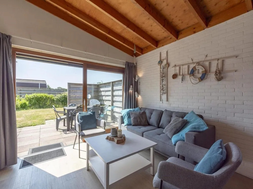 Modern Bungalow Close to the Beach