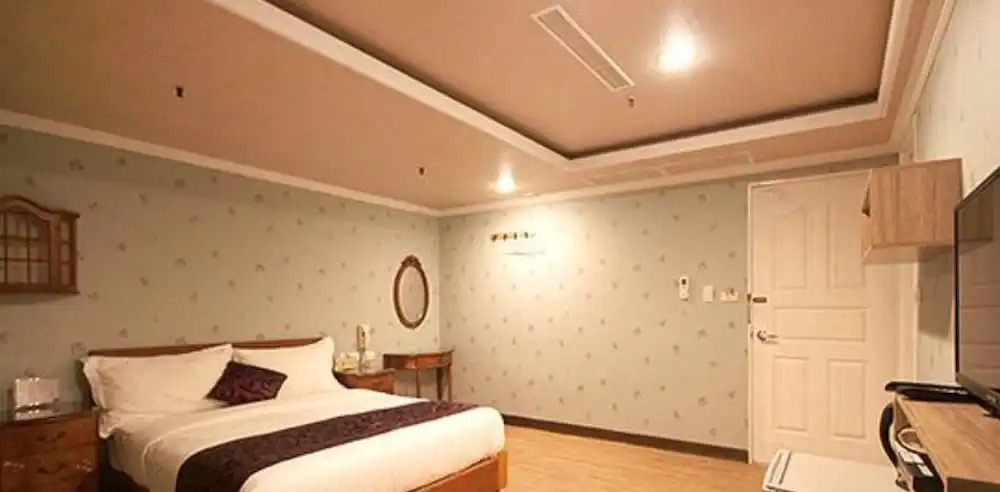 Ya Tai Hotel