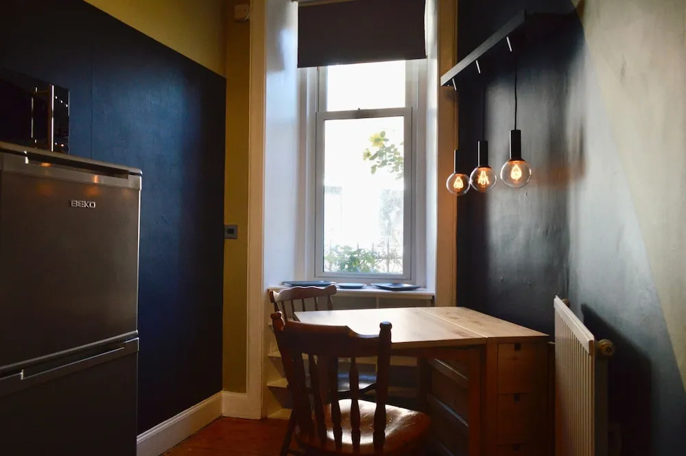 Spacious Leith Flat