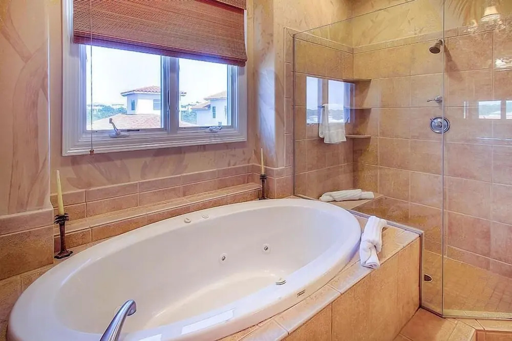 Laissez Faire 5 Bedroom Holiday Home by Five Star Properties