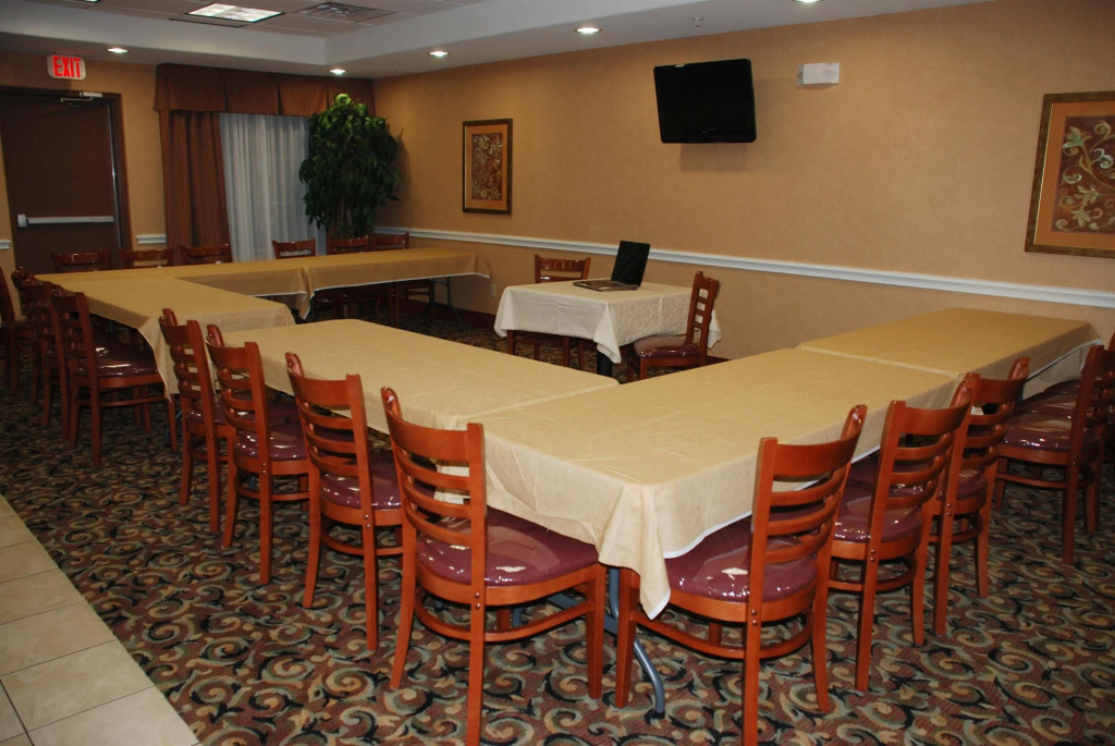 Best Western Plus San Antonio East Inn & Suites