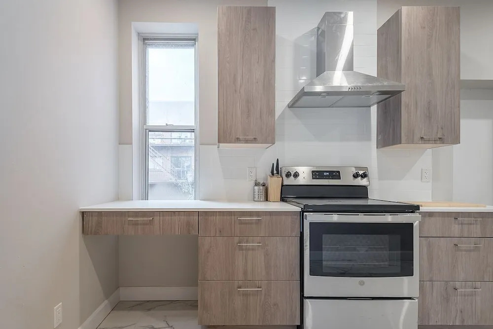 Beautiful 5BR in the HEART of Mile-End