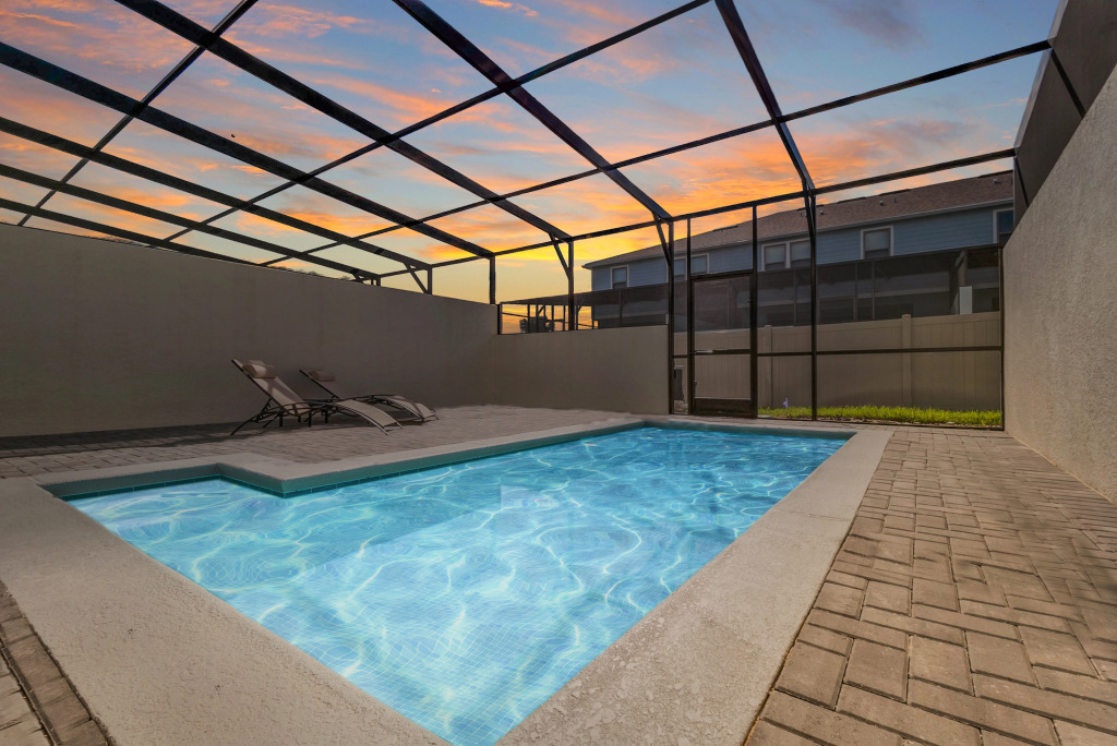 5 Bd 45 Ba Windsor At Westside 2402 Td