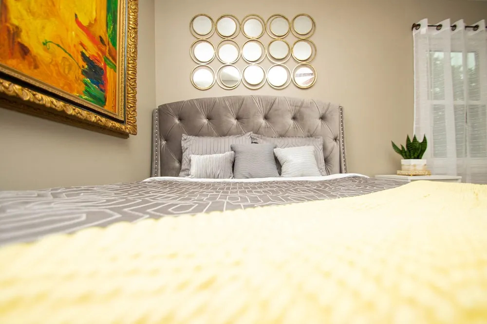 Midtown Serenity 3 Bedroom Home by RedAwning