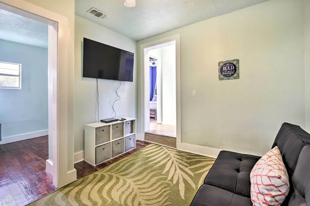 Centrally Located Home - 7 Miles to Siesta Key