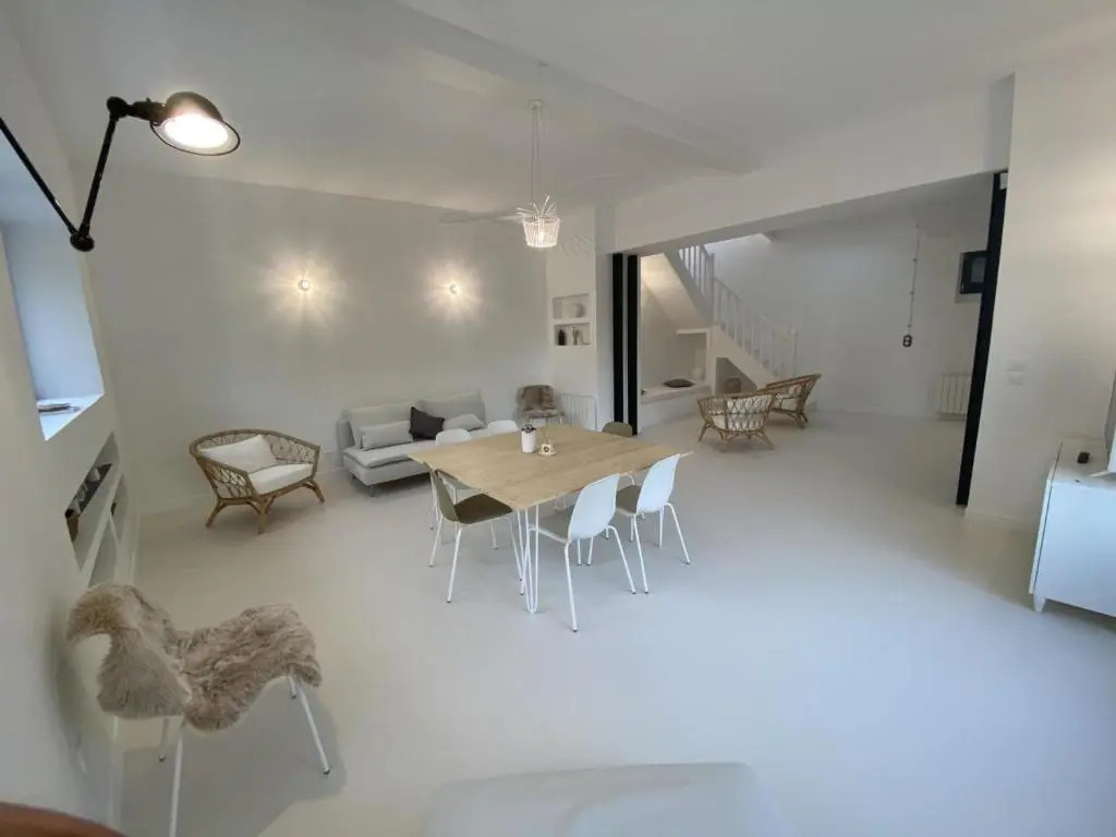 Gîte de Charme à Senlisse: Confort Haut de Gamme, Parc Arboré, Cheminée, Wifi Gratuit, Proche Châteaux - FR-1-527-9