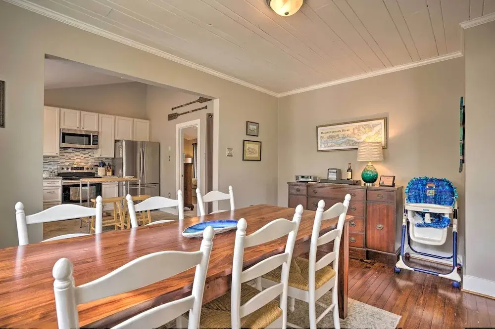 Private Yard & Water Views: Cozy Urbanna Cottage