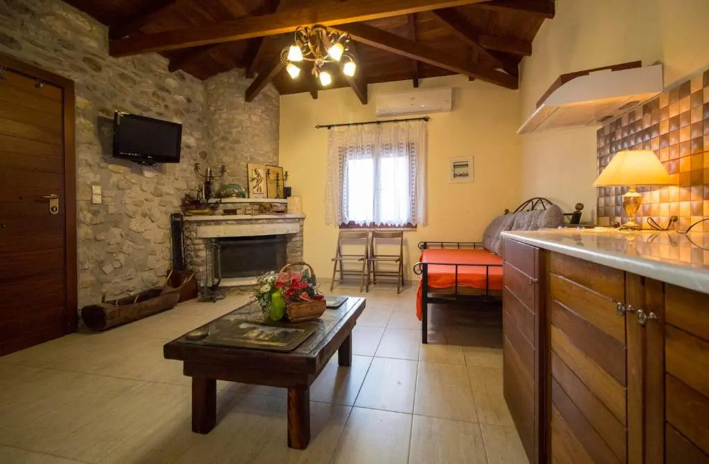Laconian Collection 'Vilitsa At Parori'