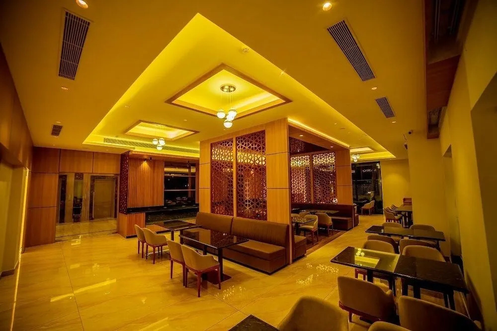 Emerald Clarks Inn Suites
